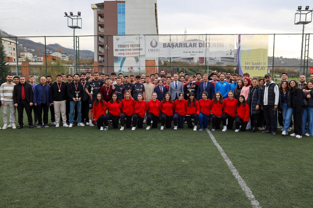 Futbol Turnuvası’nın Şampiyonu Diş Hekimliği Fakültesi  